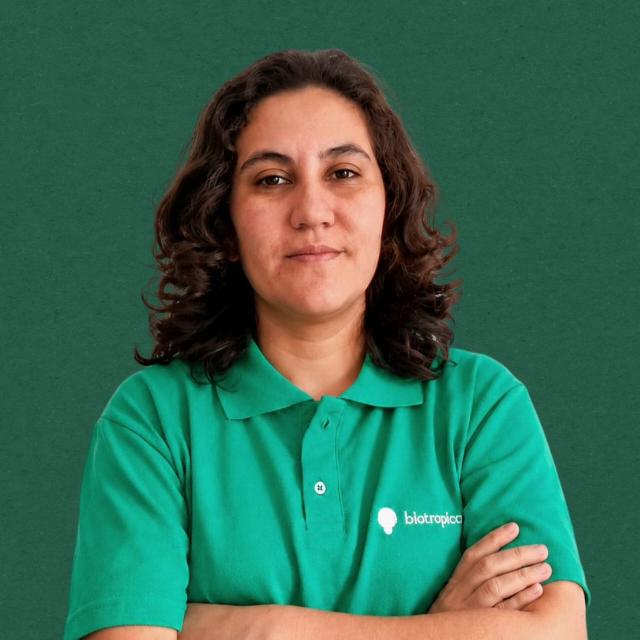 Roberta — Estagiária